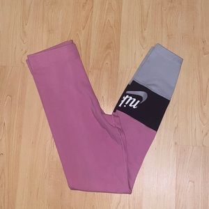 Nike pink tights 💕